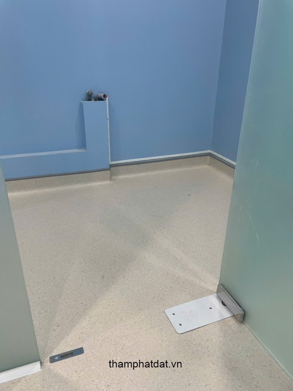 sàn vinyl kháng khuẩn phòng khám phú nhuận tphcm